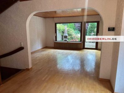 IMMOBERLIN.DE - Sympathische Doppelhaushälfte mit wunderbarer Gartenidylle in Seenähe