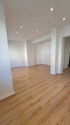 Erstbezug!! Kernsanierte 2-Zimmer-Erdgeschosswohnung in Oberhausen Alstaden