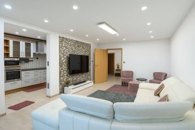 Moderne 3-Zimmer-Gartenwohnung mit Terrasse Nähe UNO CITY 15 min U Bahn in 1210 Wien in der Seyringer Straße mit 95 m² Wohnfläche