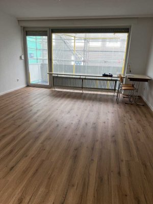 *TOP renovierte 1-Zimmerwohnung mit Retroküche und modernen neuen Geräten*