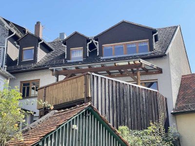 GEMÜTLICHES FAMILIENHAUS IN DER KRONBERGER ALSTADT MIT POTENTIAL UND HERRLICHEM BLICK