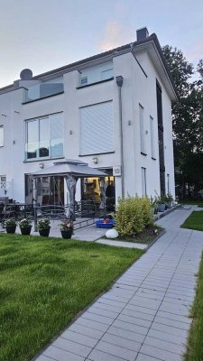 Großzügig wohnen - Luxus genießen - direkt am Park