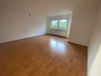 +++Tolle Helle großzügig geschnitten 3ZKB-Wohnung mit 2 Balkonen in Dreieich – Götzenhain