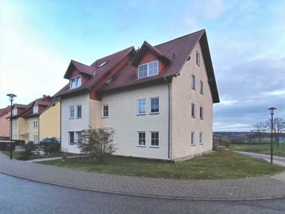Wohnen mit Weitblick, charmante 3-Raum-Maisonettewohnung im Dachgeschoss mit Balkon!