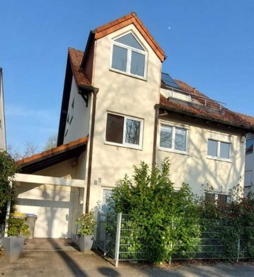 Lichtdurchflutete 3-Zimmer-Wohnung mit Galerie und Balkon in ruhiger Lage