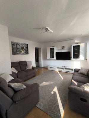 +++ Große 4 Zimmerwohnung mit Balkon, Laminat und tollen Tageslichtbad im Solinger Zentrum +++