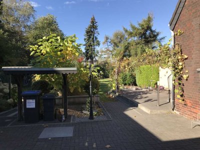 ** Ein- bis Zweifamilienhaus mit ausgebautem Dachgeschoss und großem Garten **