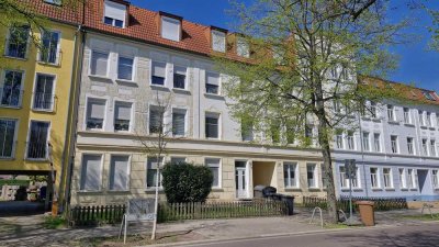 Helle 3-Raum-Dachgeschosswohnung mit Balkon und Stellplatz