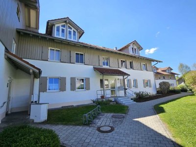 Ferienwohnung oder Dauerwohnsitz: 3,5 Zi.-DG-Wohnung mit Stellplatz in Buchenberg