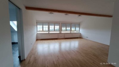 Helle 3-Zimmer Dachgeschosswohnung in Passau-Heining