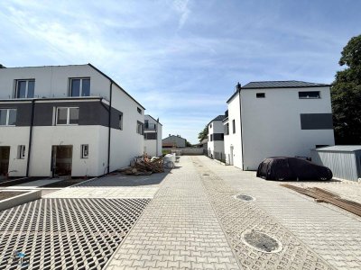 BELAGSFERTIG! TRAUMHAFTE 4-5 ZIMMER REIHENHÄUSER MIT EIGENGÄRTEN UND PKW-STELLPLÄTZEN IN FISCHAMEND!