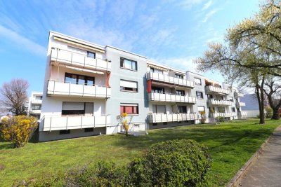 Ihre Kapitalanlage am Hanauer Platz – Zuverlässig vermietete 2-ZKB-ETW mit zwei Balkonen und PKW-SP