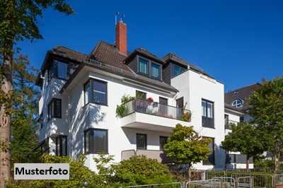 Wohnhaus mit Doppelgarage - provisionsfrei