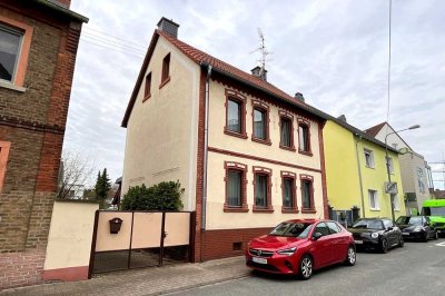 Ffm-Zeilsheim: Charmantes Einfamilienhaus mit Wohlfühlatmosphäre und genug Platz für Ihre Familie