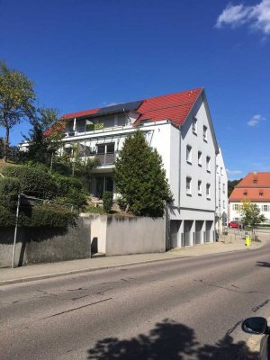 Schöne 4-Zimmer-Wohnung mit ca. 104,1m² im 2.OG mit Balkon, Abstellraum, Kellerraum und Garage!!!