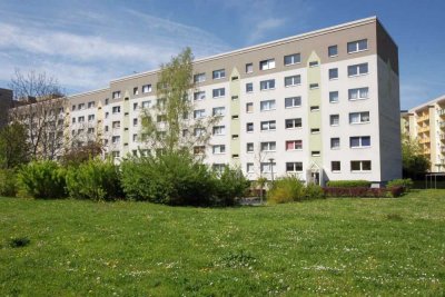 Helle 4-Raum-Wohnung im 5. Obergeschoss mit schönem Blick ins Grüne