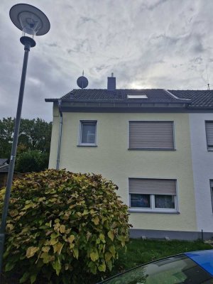 Schönes Haus mit fünf Zimmern in 53842, Troisdorf Spich,  Befristet