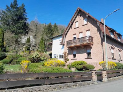 Geräumiges und gepflegtes Mehrfamilienhaus mit separatem Bauplatz in Lindenberg