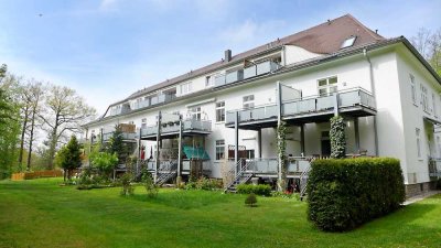 Ruhige Stadtoase Fliegerhorst: 2-Zimmer-Dachgeschoss-Wohnung mit Einbauküche und Balkon