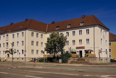 Gemütliche Dachgeschosswohnung mit Küchenzeile // DG links