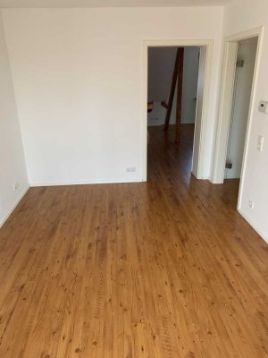 Freundliche und modernisierte 2,5-Zimmer-Wohnung mit Einbauküche in Mettmann