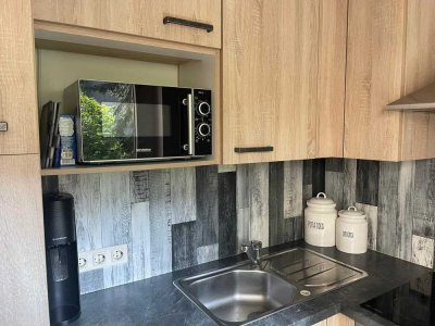 Stilvolle 2-Raum-Hochparterre-Wohnung mit Balkon und Einbauküche in Würzburg