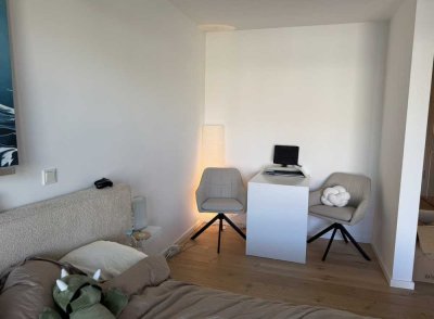 Neuwertertige 1-Raum-Wohnung mit gehobener Innenausstattung mit Balkon und EBK