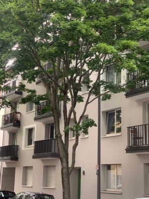 Von Privat ! Gepflegte 2-ZW im 3. OG, Frankfurt/Nähe Zoo