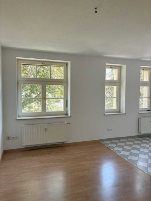** GEMÜTLICHE LICHTDURCHFLUTETE 1-RWG ** MIT BAD, WANNE & ABSTELLKAMMER ** WE 19 **