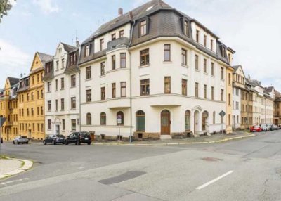 Denkmalgeschütztes Mehrfamilienhaus mit ehemaliger Pension und hellen Räumen