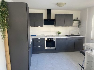 2-Raum-Wohnung mit EBK und Balkon in Augsburg