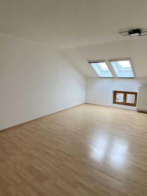 Helle 3,5-Zimmer Wohnung in Königsdorf-Osterhofen