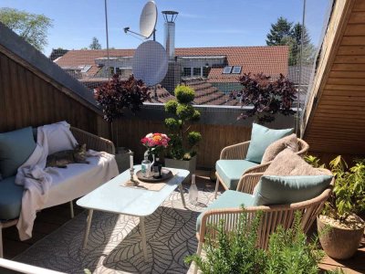 Helle, moderne DG-Wohnung mit toller Aussicht & Terrasse