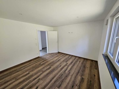 Erstbezug - 3-Zimmer-Dachgeschosswohnung mit geh. Innenausstattung mit Loggia und EBK in Baiersbronn