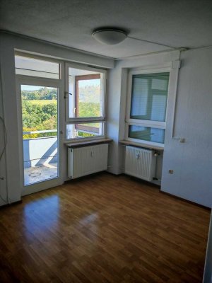 Geschmackvolle, gepflegte 2-Zimmer-Wohnung mit Balkon und EBK in Bad Münstereifel