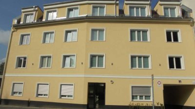 Neubau, Aufzug, Balkon, 1.OG li: Helle 2-Zimmer-Wohnung in 12524 Berlin