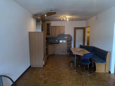 Helle 3-Zimmer Altbauwohnung mit Aufzug und Stellplatz