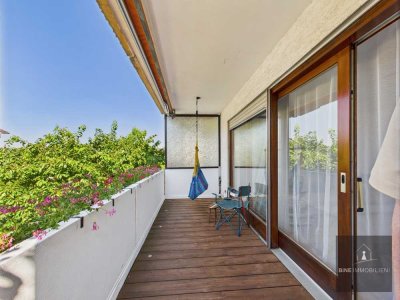 Geräumiges Reihenmittelhaus mit 2 Balkonen und einer Terrasse mit Gartenanteil