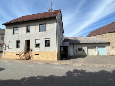 Einfamilienhaus mit viel Platz, Nebengebäude und Doppelgarage in Seesbach zu verkaufen