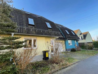 Ländlich wohnen, schnell in der Stadt – frisch renoviertes Reihenhaus sucht Familie!