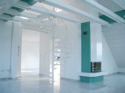 Langenhagen: Moderne 3-4 Zimmer-Galerie- DG-Wohnung