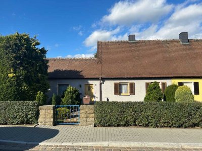 Teilmodernisiertes Reihenmittelhaus mti ca. 10 m² Ausbaupotenzial im Dresdner Norden - Weixdorf