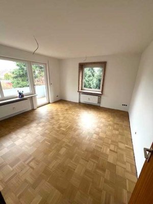 Modernisierte 2-Zi. Wohnung mit neuer Einbauküche in ruhiger Wohnlage