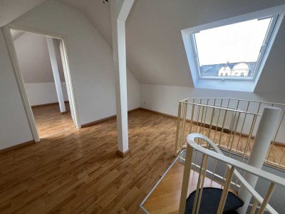 TOP DG-Whg. über zwei Etagen mit sonnigem Balkon :-)