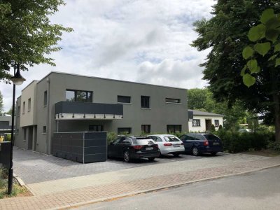 3 Raumwohnung mit gehobener Qualitätsausstattung mit  Gartenﬂäche