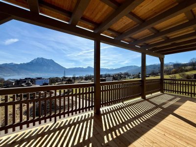 3-Zimmer-Wohnung mit Balkon - Blick über den See und zum Traunstein! PROVISIONSFREI &amp; ERSTBEZUG!