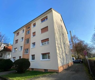 * Frisch renoviert * Zentrale Ruhiglage *