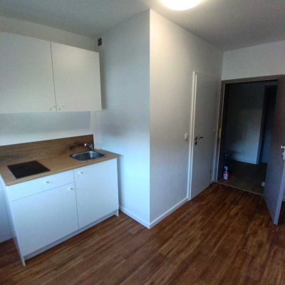 1 Zimmer Wohnung mit Einbauküche & eigenem Bad in WG
