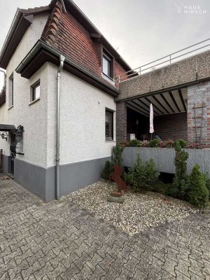 Gemütliche Doppelhaushälfte mit Sanierungsbedarf in ruhiger Lage
