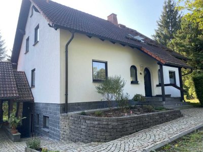 Einfamilienhaus mit Einliegerwohnung (provisionsfrei vom Eigentümer).